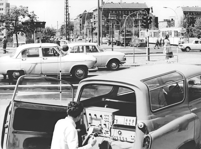 © Bundesarchiv, Bild 183-R1011-320/Hubert Link